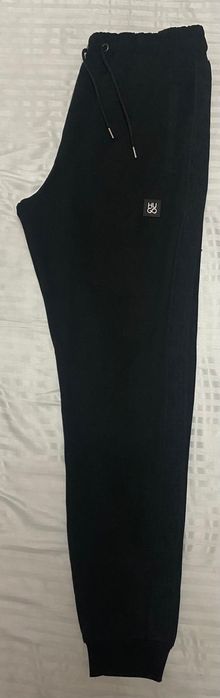 Vând compleu nou de bărbați Hugo