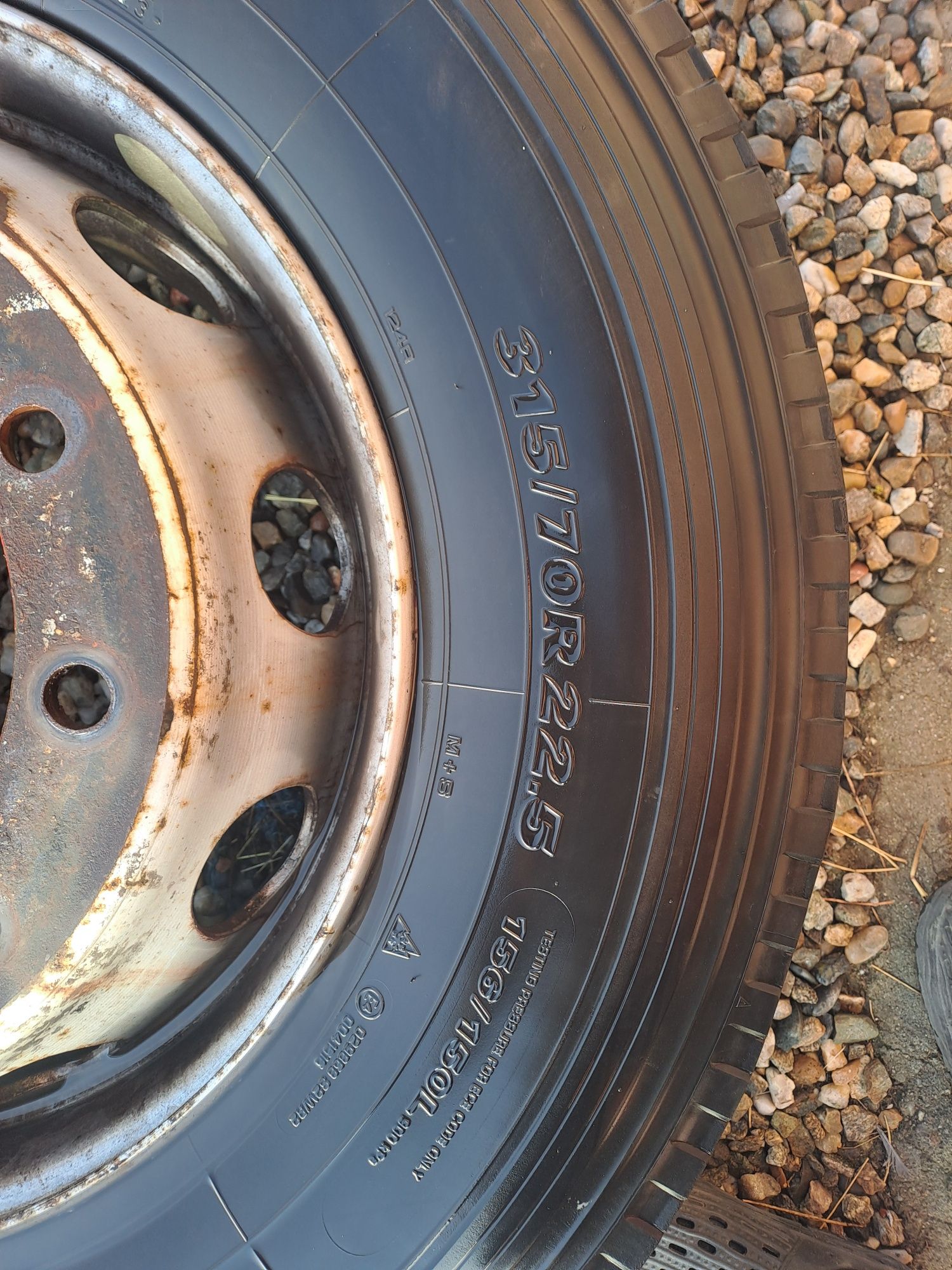 Vand anvelope directie camion 315/70/22.5