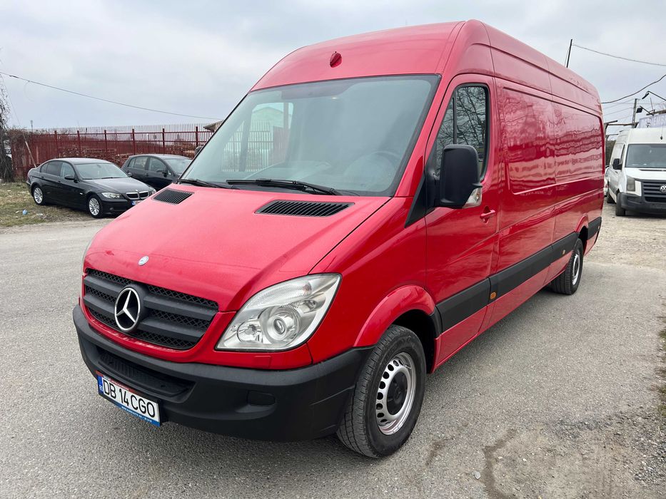 INCHIRIEZ duba autoutilitara MERCEDES Sprinter LUNG 3,5 t Fara SOFER