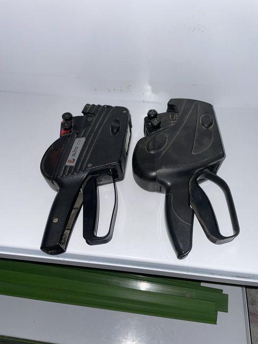 Raft magazin și pistoale etichetare