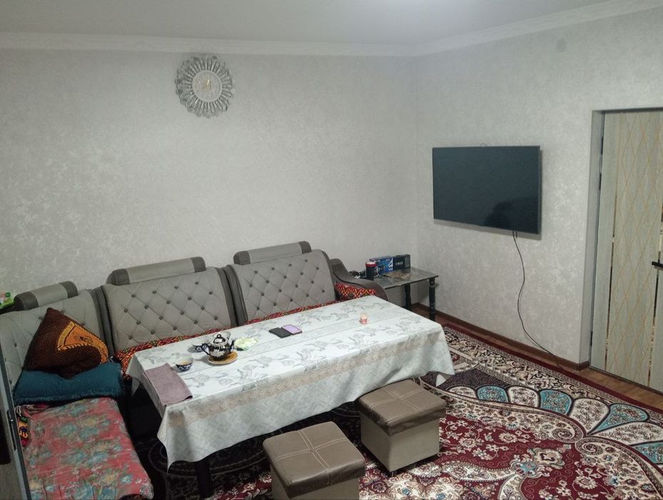 Uy sotiladi jihozlari bilan dakumetd muammo yoq suv gaz svet muammo yo