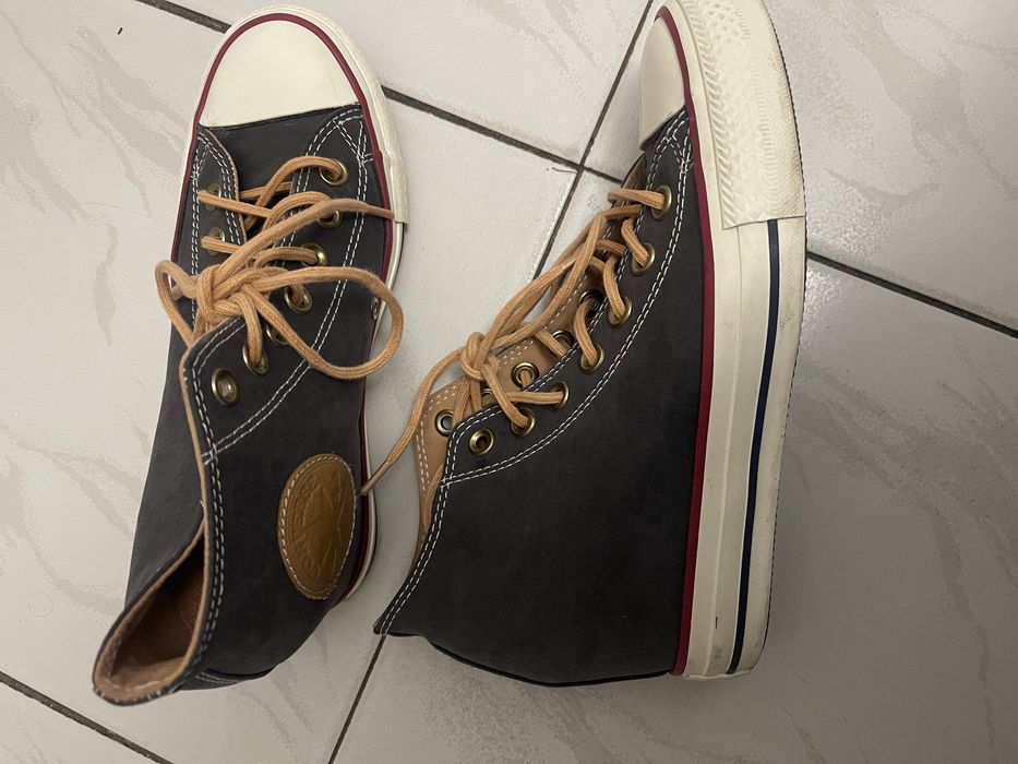 Tenesi Converse :)