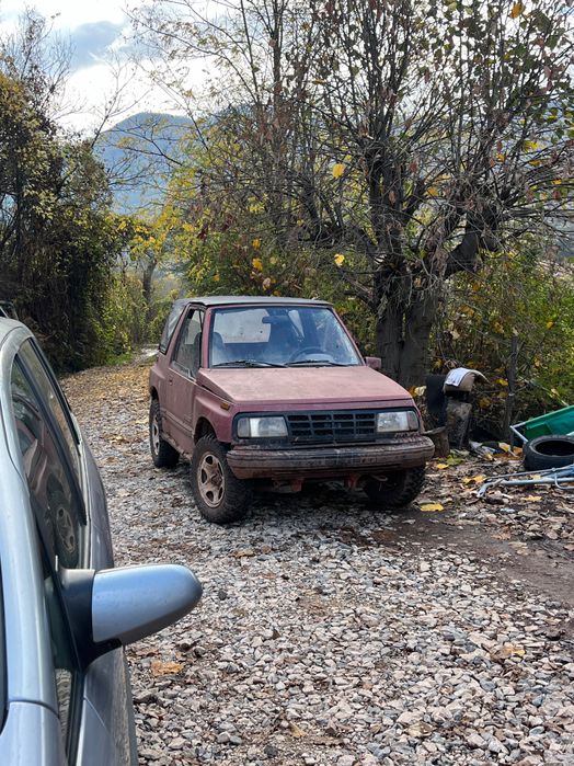 Продавам витара перфектен мотор и шаси