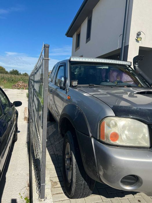 Nissan Navara avariat