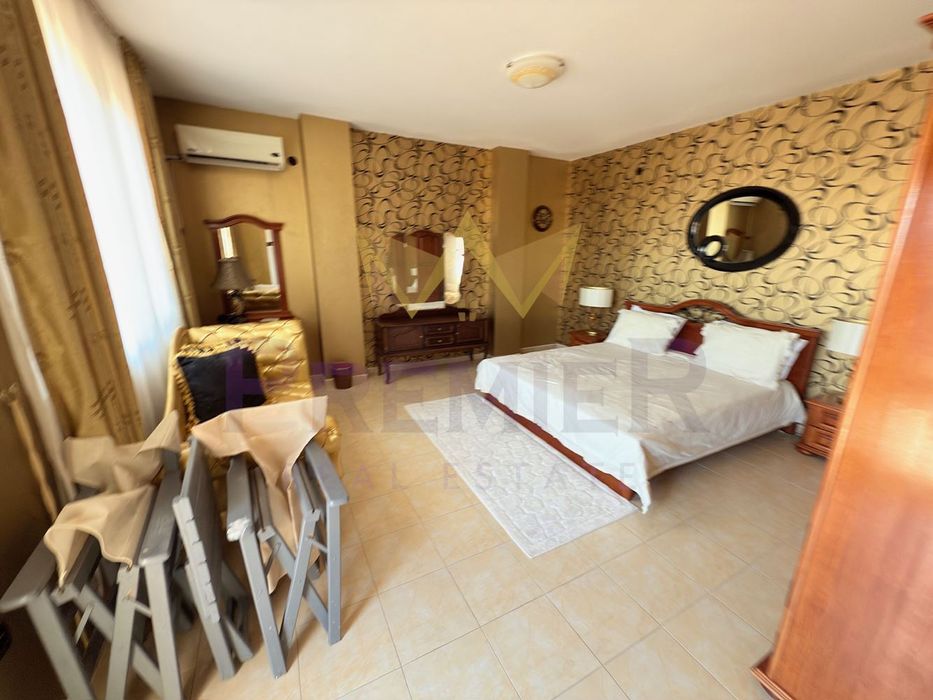 Продава се Тристаен апартамент в к.к. Слънчев бряг - 164 кв.м за 946 €/кв.м - Снимка #2