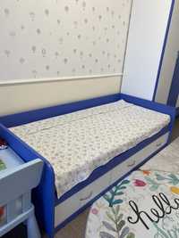 Детский гарнитур и кровать с ящиками