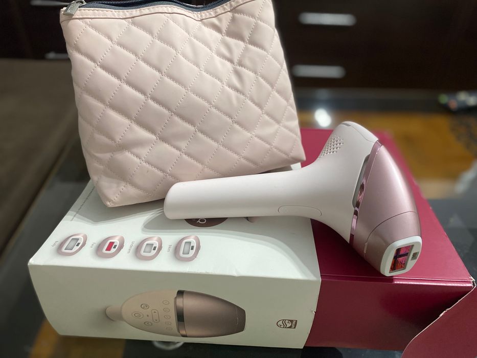 Фотоепилатор Philips Lumea 9900