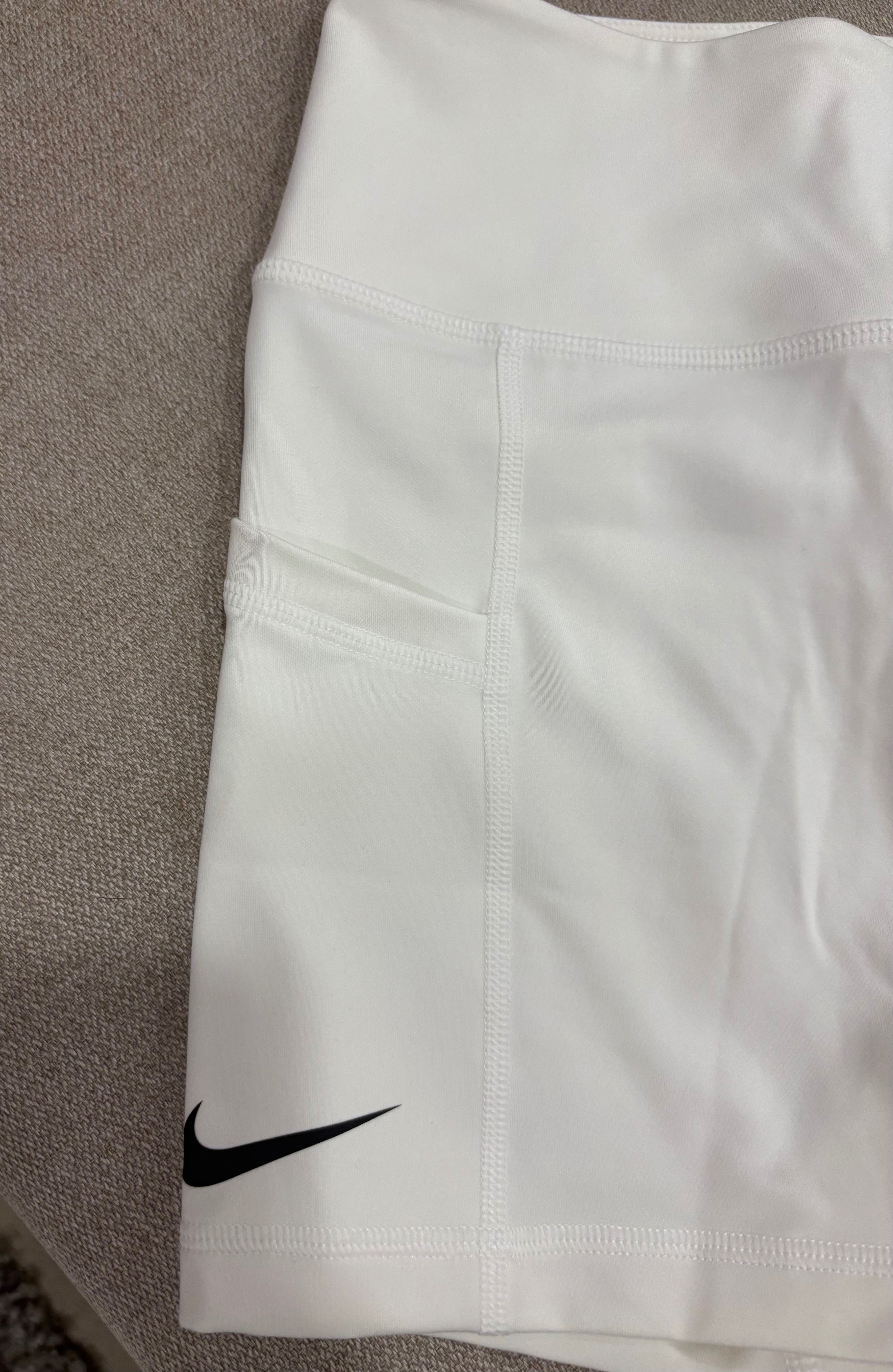 Дамски спортен сет NIKE клин и топ