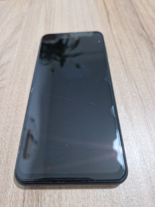 Samsung Galaxy A13 cu husa/ ecran crapat