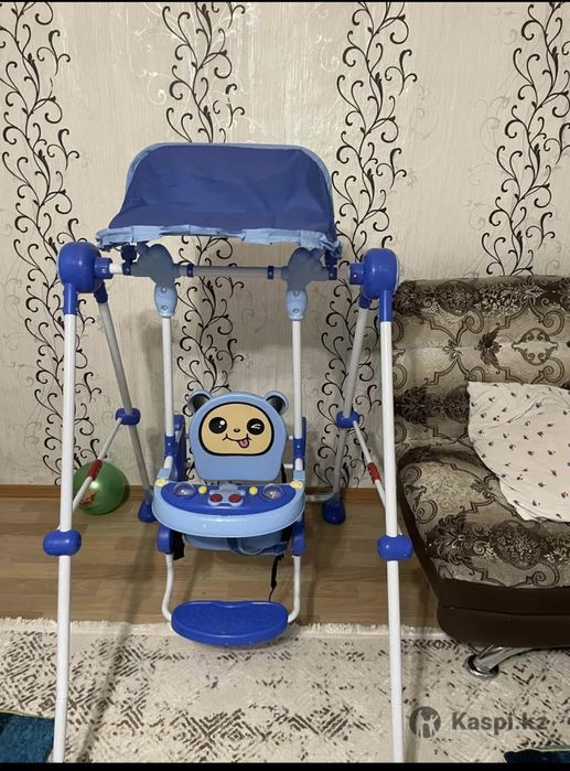 Срочно продаю качелю детскую