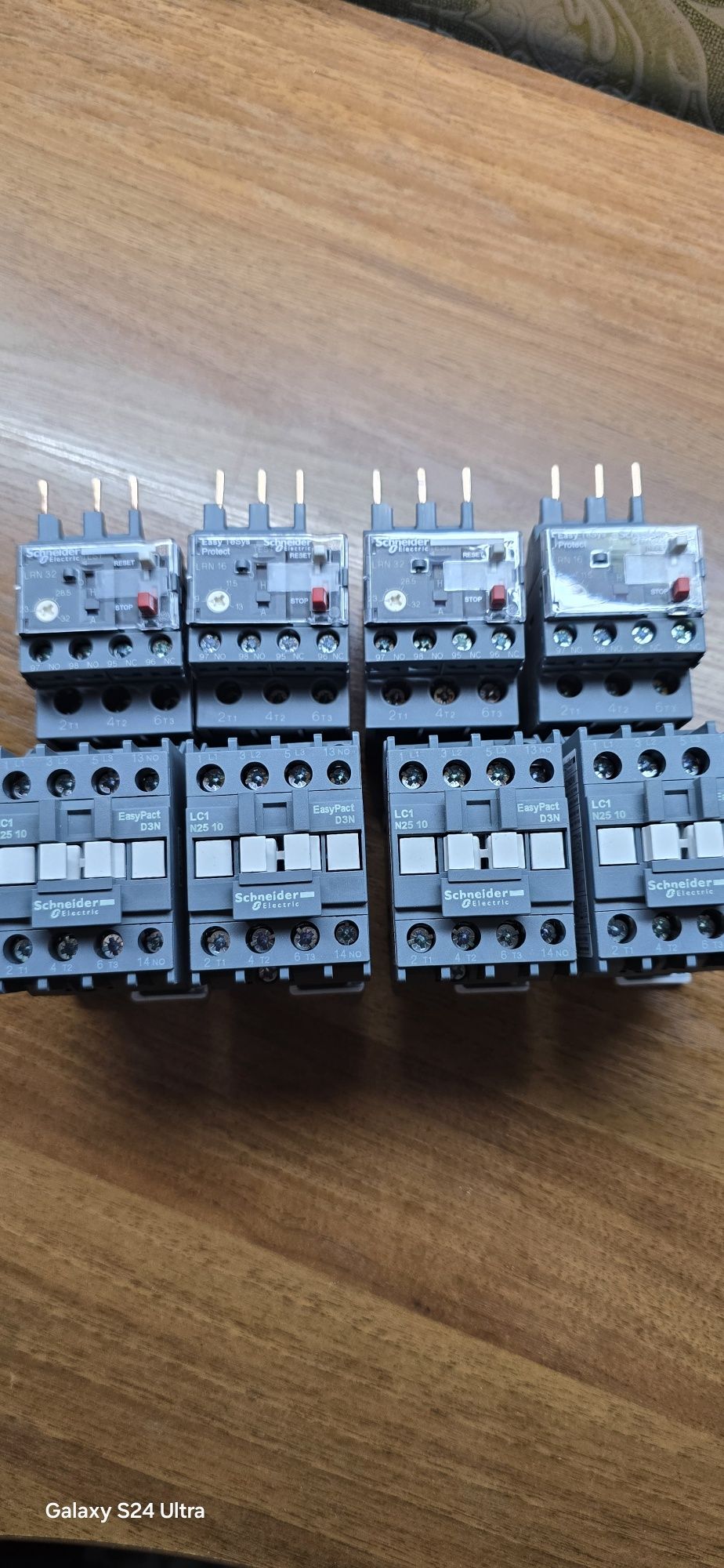 Магнитный пускатель Schnider Electric