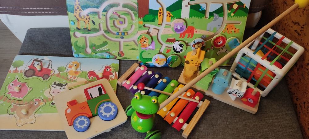 Лот дървени играчки