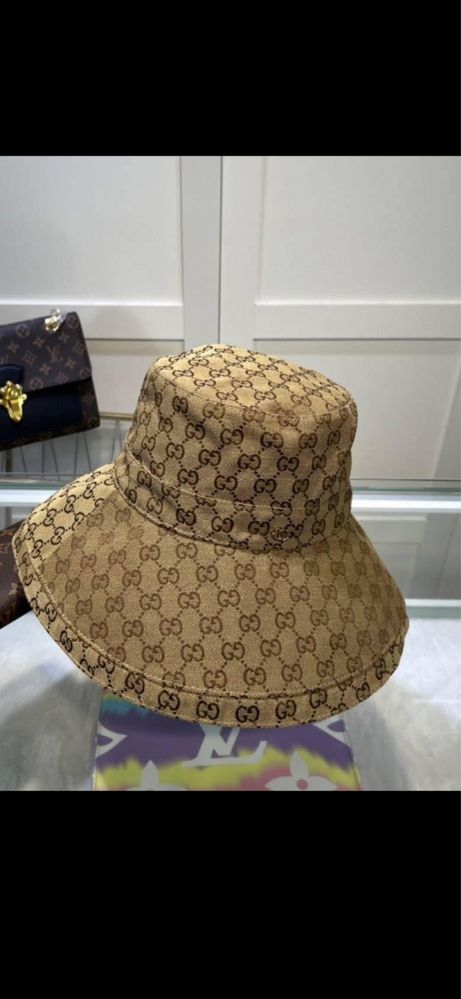 Шапка Gucci нова с етикет