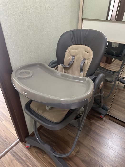 Детский стол-кресло для кормления на колесах