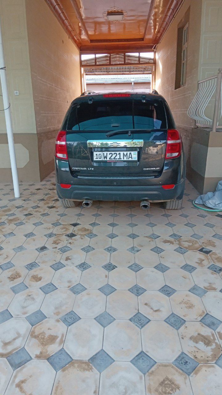 Chevrolet Captiva sotiladi paztisa 2 yil 2011 pirbek 138 ming