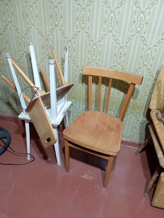 Стулья и табуретки