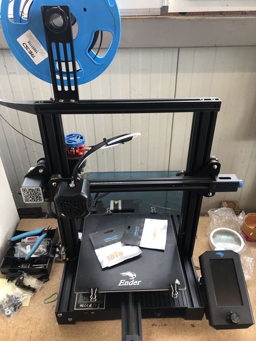 Продавам 3D принтер Ender 3-v2