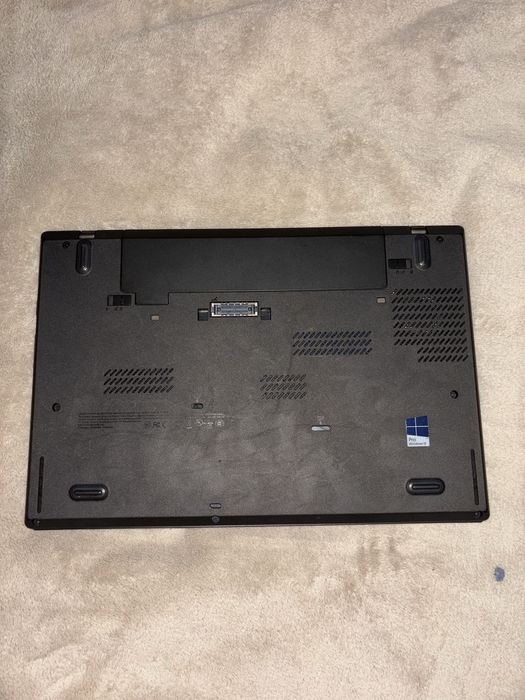 Лаптоп Lenovo ThinkPad core i5 неработещ, без hard disk