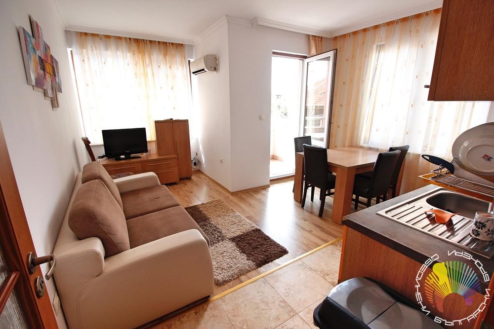 Дава се под наем Двустаен апартамент в Бургас, Център - 50 кв.м за 408 € - Снимка #4