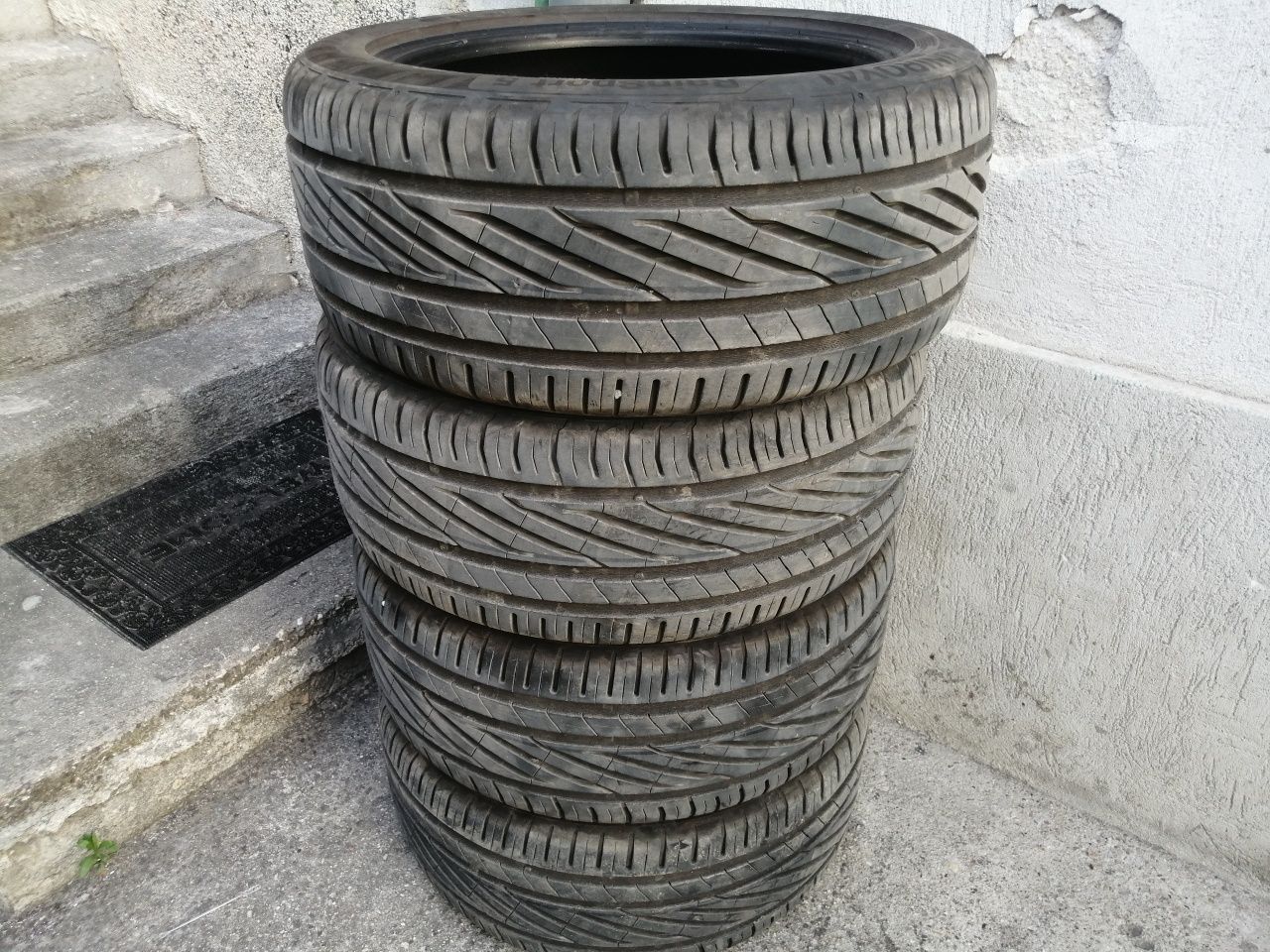 Гуми унроял 235 45 17