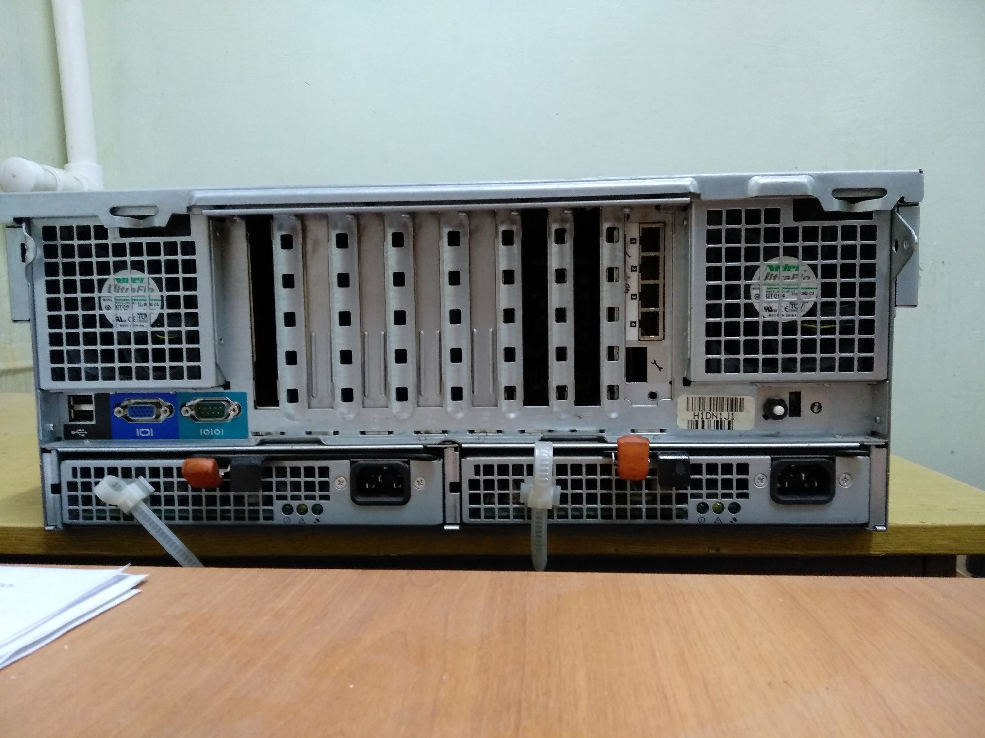 Сервер DELL PowerEdge R900