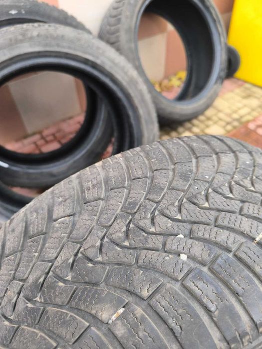 Set 4 Anvelopei de iarna R17