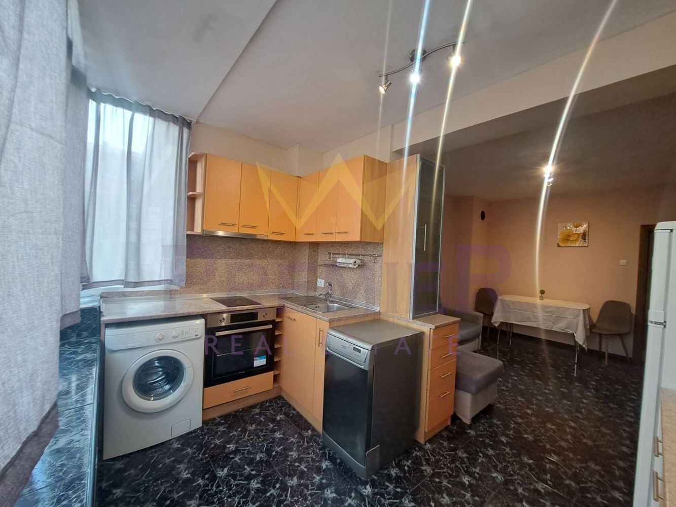 2-стаен в Варна-Конфуто площ 60 цена 1000