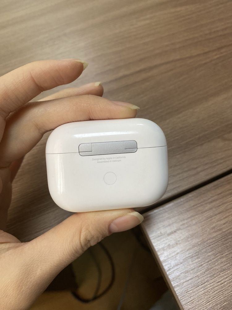 AirPods pro с коробкой хорошего качества