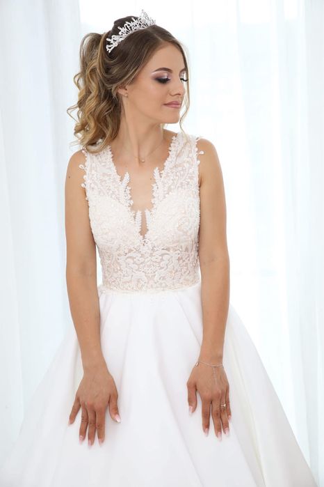 Vand rochie mireasa