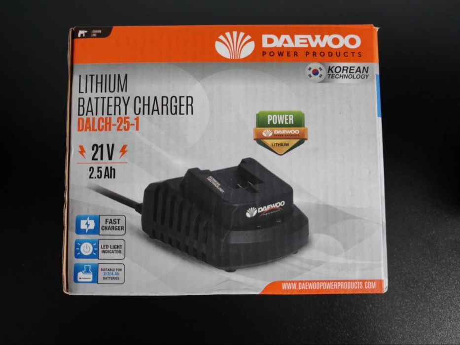 Зарядна станция Dаewoo "UNI-BAT" 21V, 2.5Ah + Батерия Dаewoo "UNI-BAT"