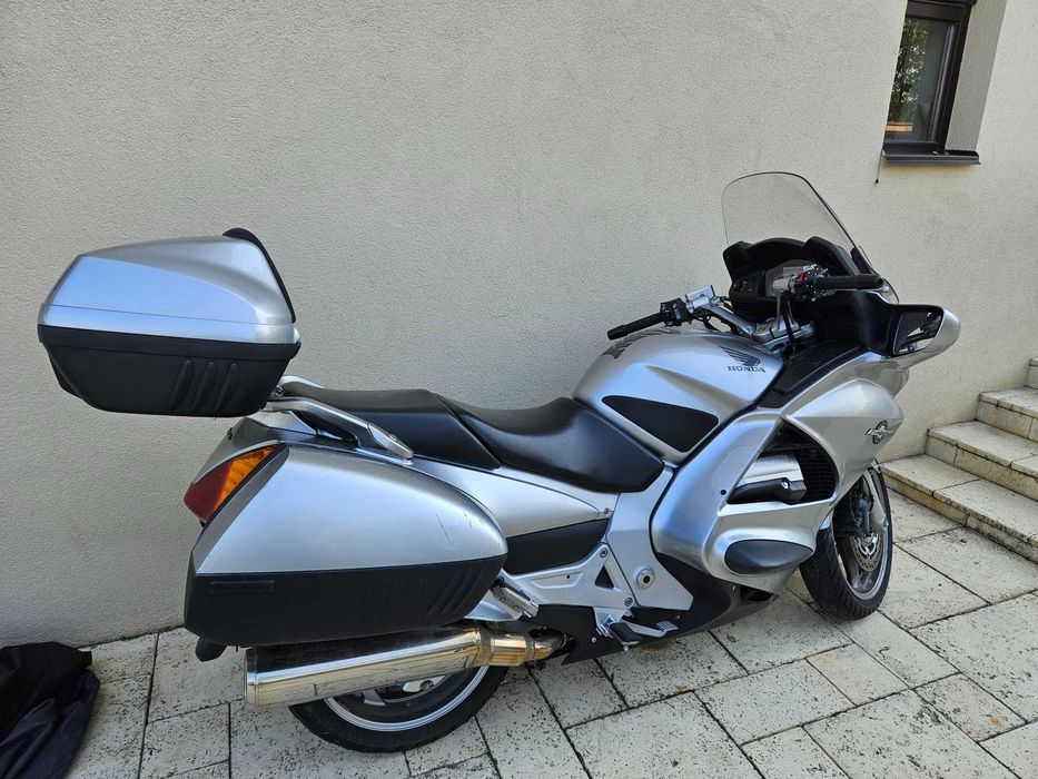 Vand Honda ST1300 (PanEuropean) / schimb cu Scuter Yamaha Xmas 125 cc