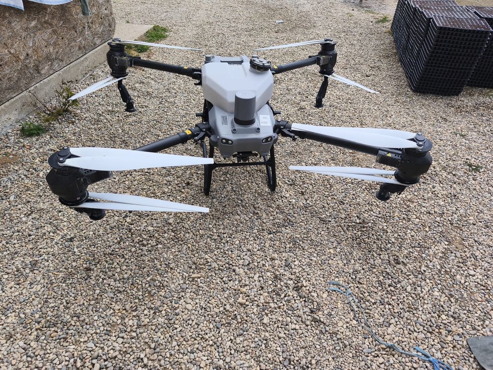 Stropiri, tratamente drona DJI Agras T50 4 duze