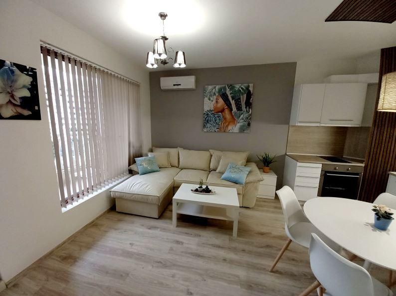 Дава се под наем Двустаен апартамент в Варна, Аспарухово - 67 кв.м за 700 € - Снимка #1