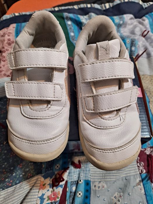 Adidasi puma copii mărimea 26 virsta 5-6 ani.