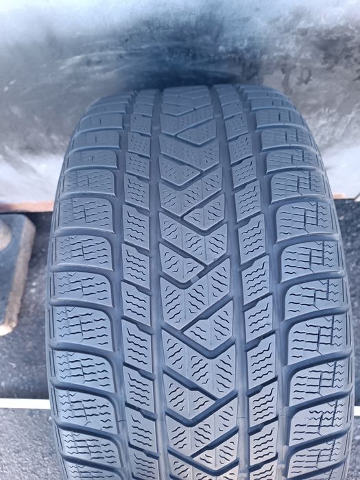 275/40/19 Pirelli