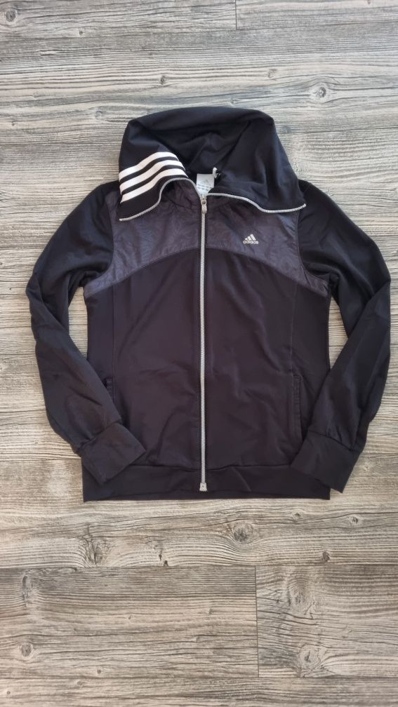 Adidas суитчъри размер XS и М