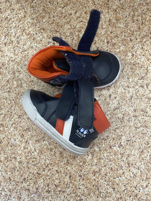 Кроссовки  хорошем  состояний  мальчиковые