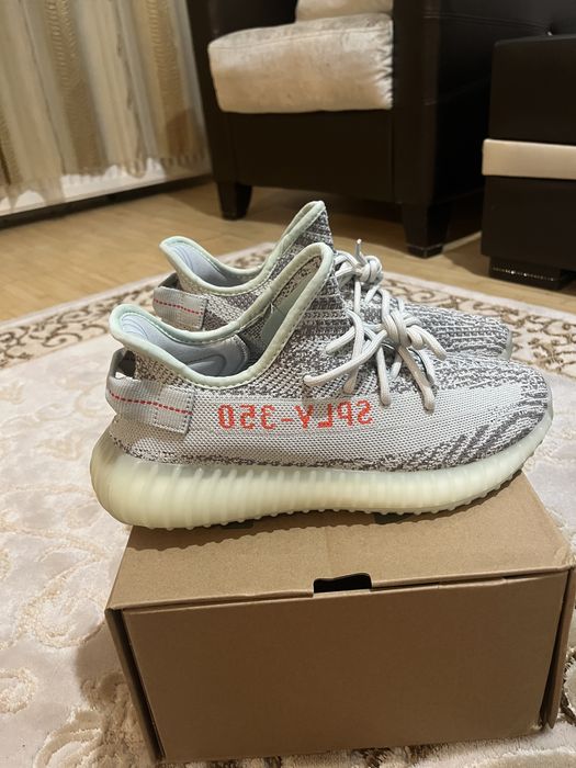 Yeezy Boost 350 v2 Blue tint