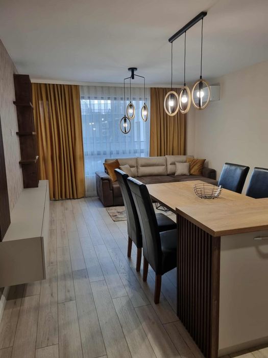 Апартамент под наем с две тераси, две спални.