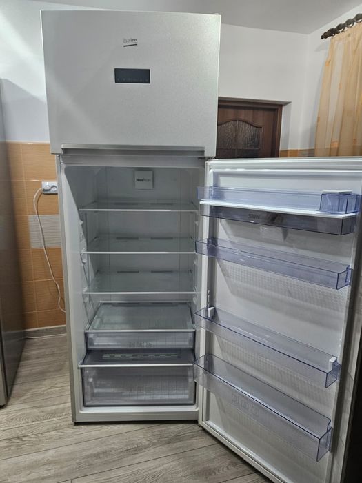 Combina frigorifica BEKO, (In stare foarte buna)