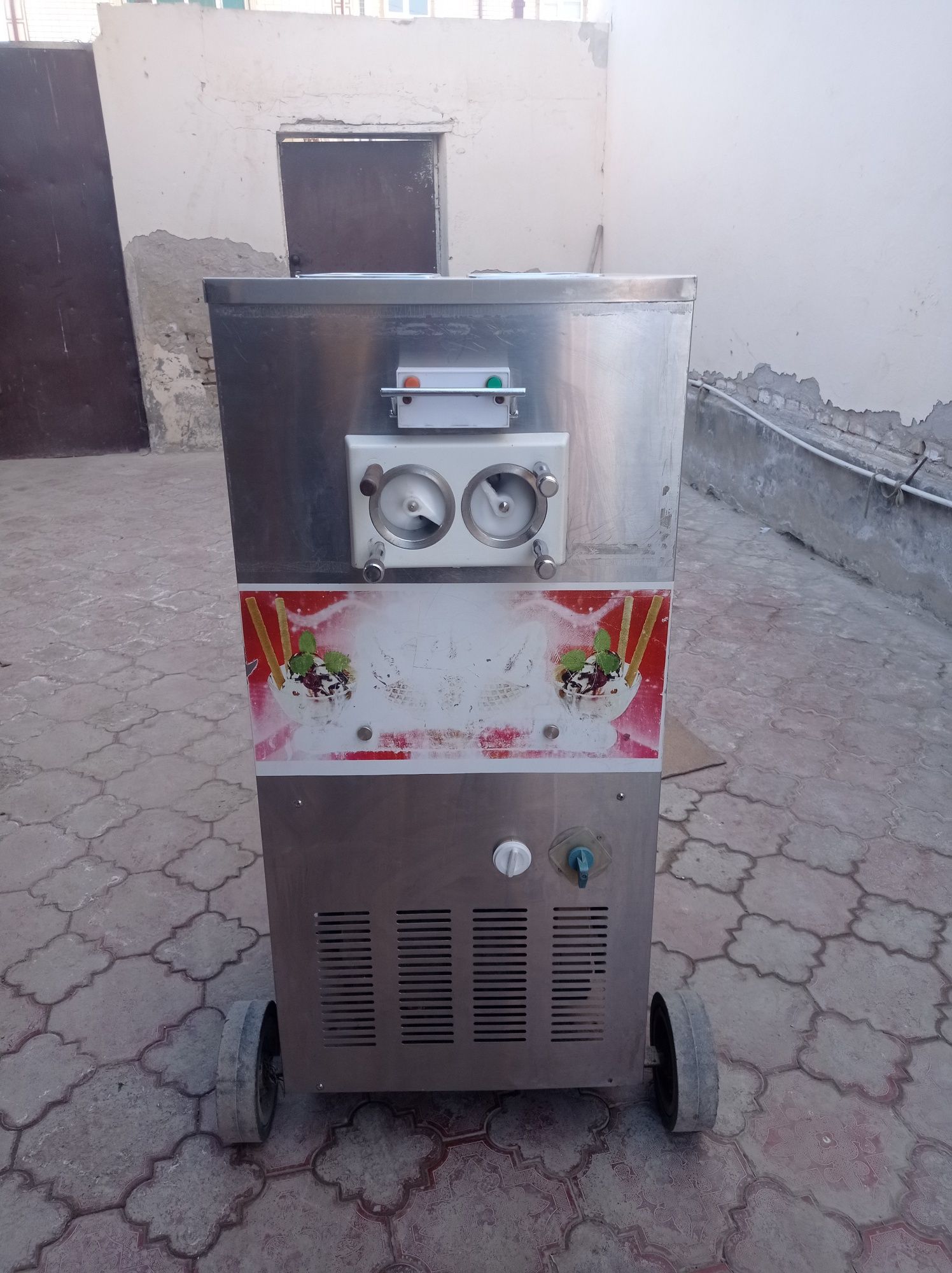 Мороженое аппарат 380v срочно сотилади