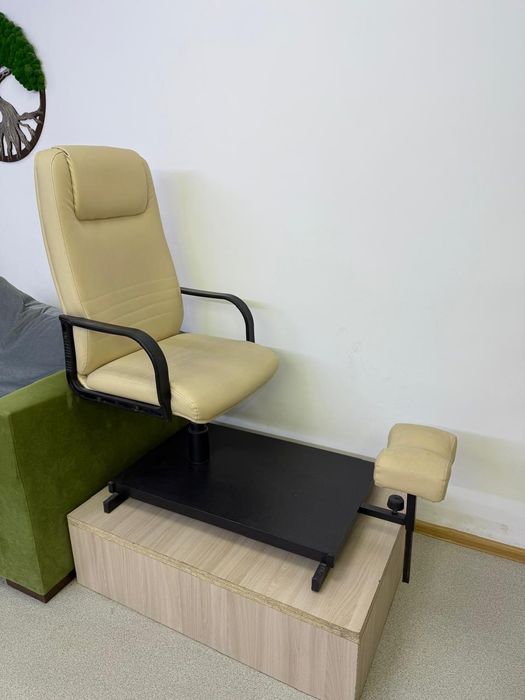 Продам кресло для педикюра в хорошем состоянии