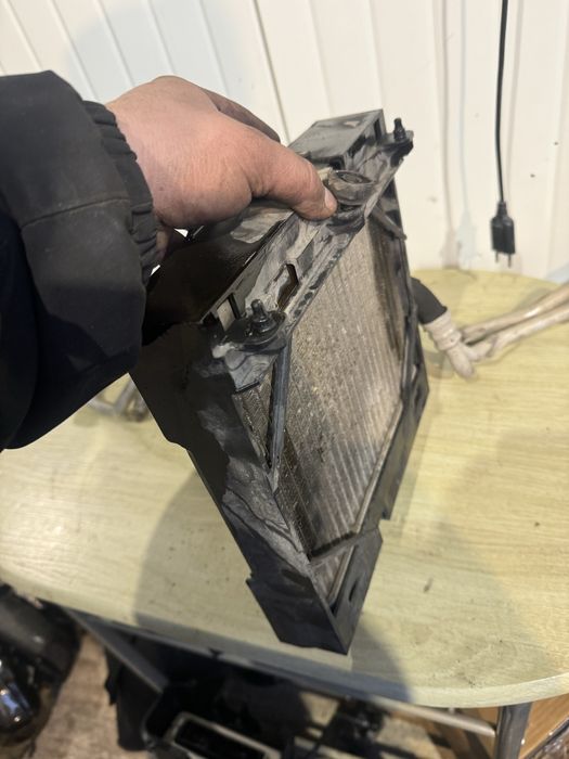 Маслен кулер радиатор бмв 750их 650их ф01 ф02 ф06 bmw 650ix 750ix 550i