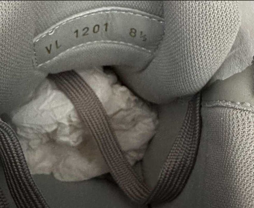 Louis Viutton Trainer Grey White
