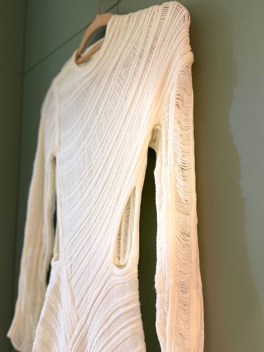 Бяла плетена рокля по тялото