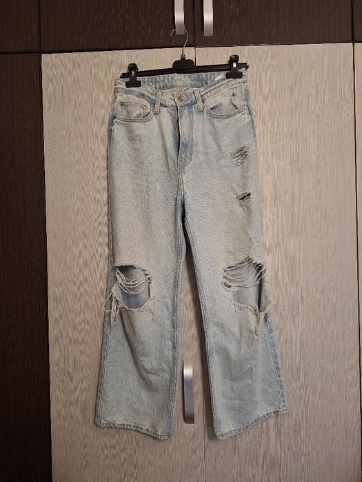 Blugi Losse Straight Bershka