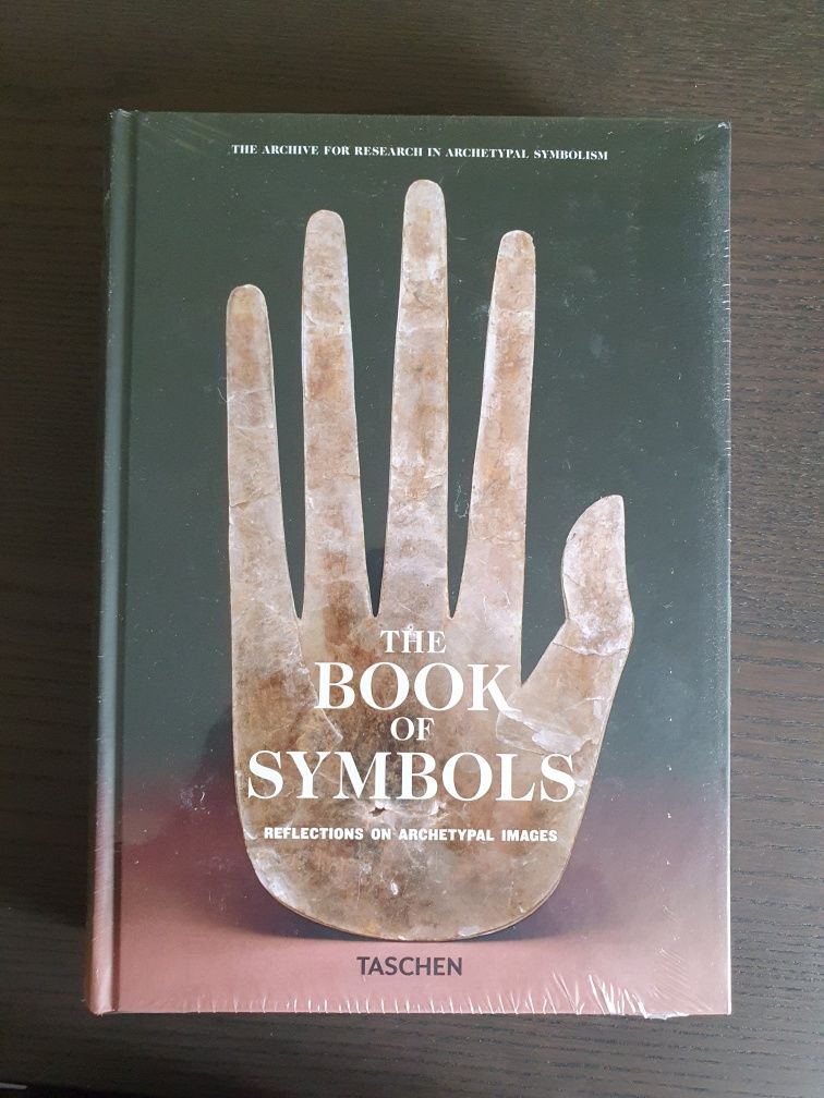 The Book of Symbols TASCHEN