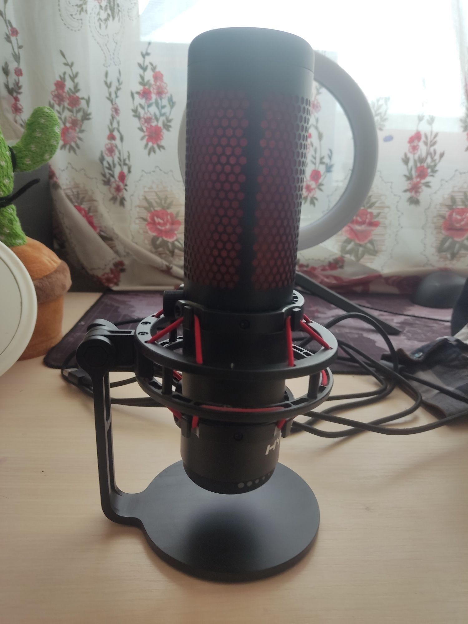 Микрофон HyperX QuadCast (имеется торг)