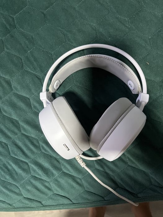 Casti genesis cu fir