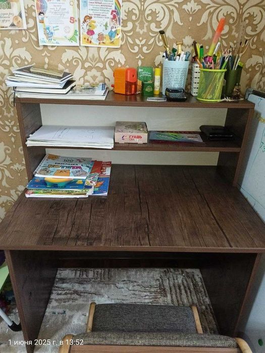 Детский письменный стол с стульчиком